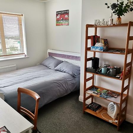 Bright And Cozy Room With Double Bed, Private Bathroom Not Ensuite, Breakfast To Go Dublin Bagian luar foto
