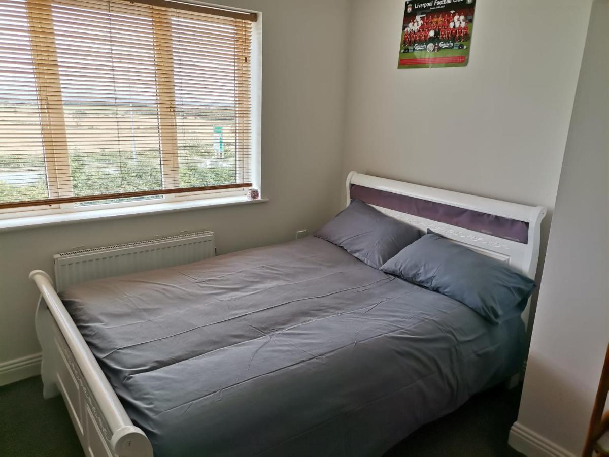 Bright And Cozy Room With Double Bed, Private Bathroom Not Ensuite, Breakfast To Go Dublin Bagian luar foto